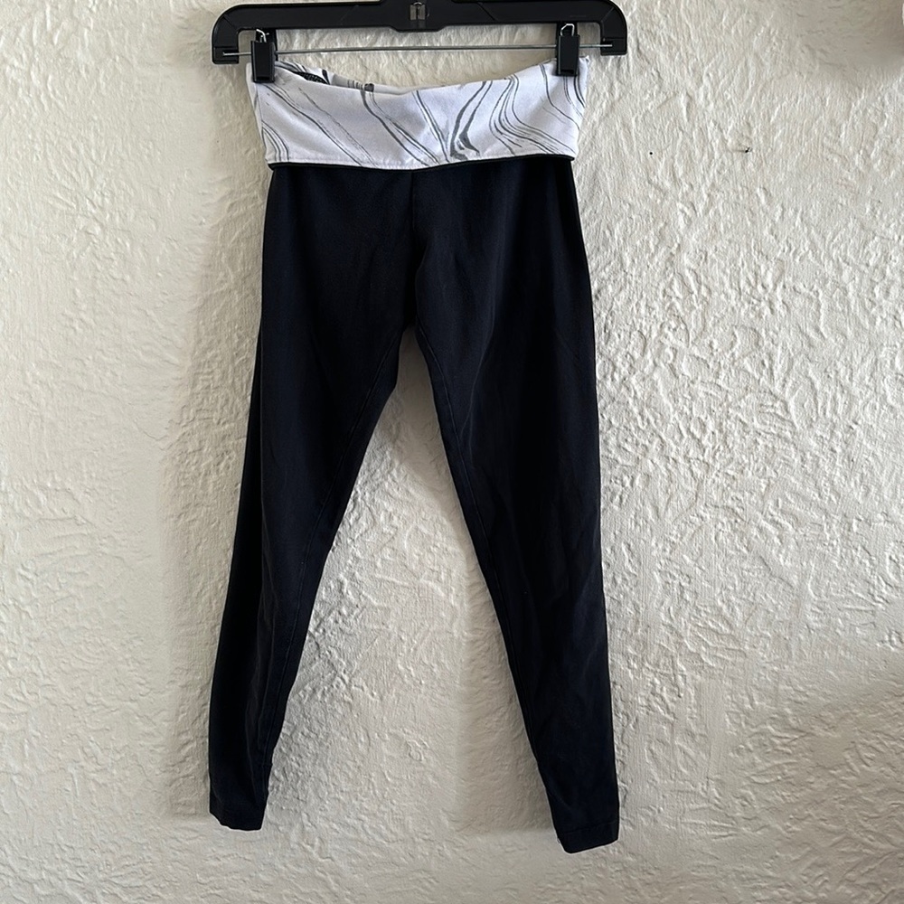Victoria’s Secret Pink  Fold Over Waist Lace Up Cropped Leggings XS
